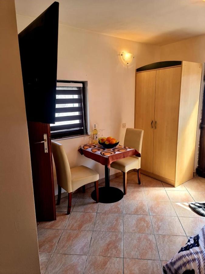Apartmani Petra Пула Экстерьер фото