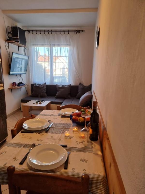 Apartmani Petra Пула Экстерьер фото